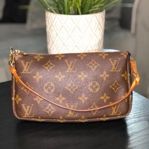 Vintage Louis Vuitton Pochette accessories